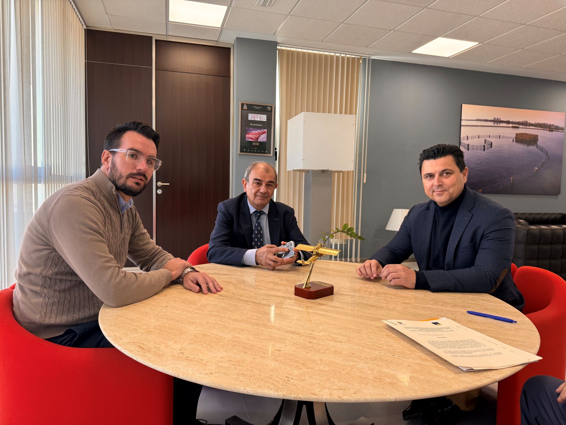 El Ayuntamiento firma un convenio pionero con UCOMUR